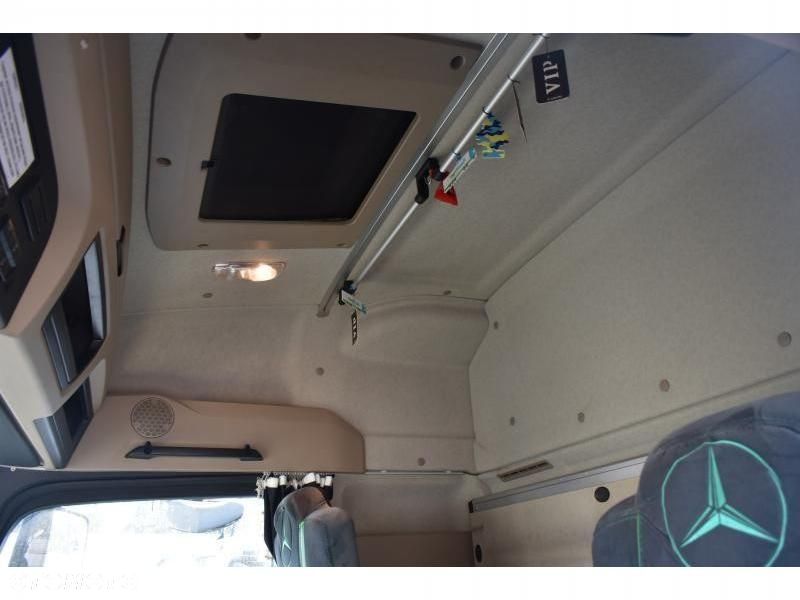 Mercedes-Benz Actros - 26