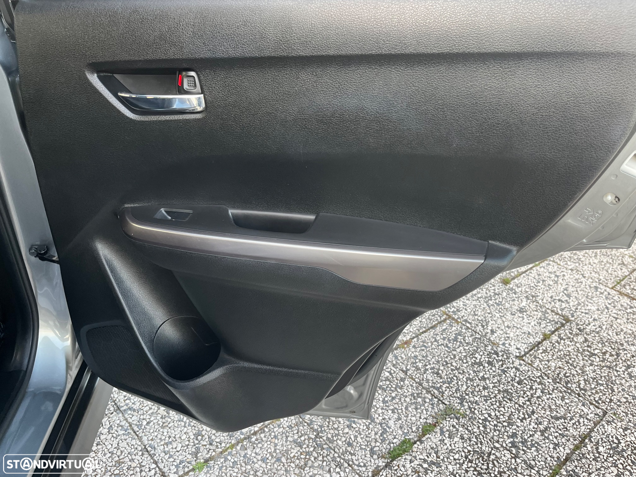 Suzuki Vitara 1.5L AGS GLX Strong Hybrid - 28
