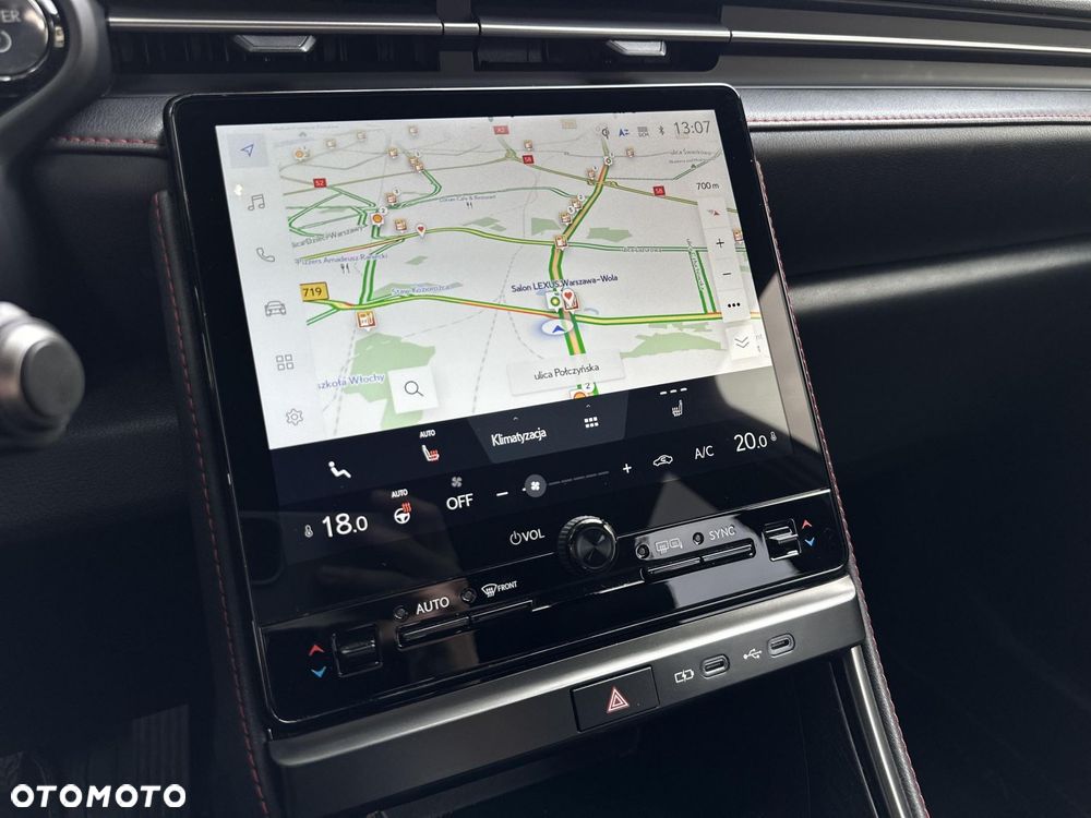 Lexus LBX 1.5 Hybrid Emotion - 14