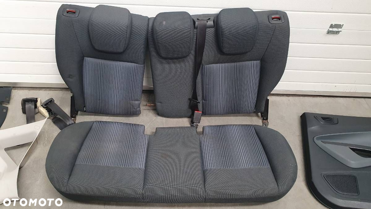 KANAPA TYŁ BOCZKI FOTELE TYLNE FORD FIESTA MK7 HB 5D - 2