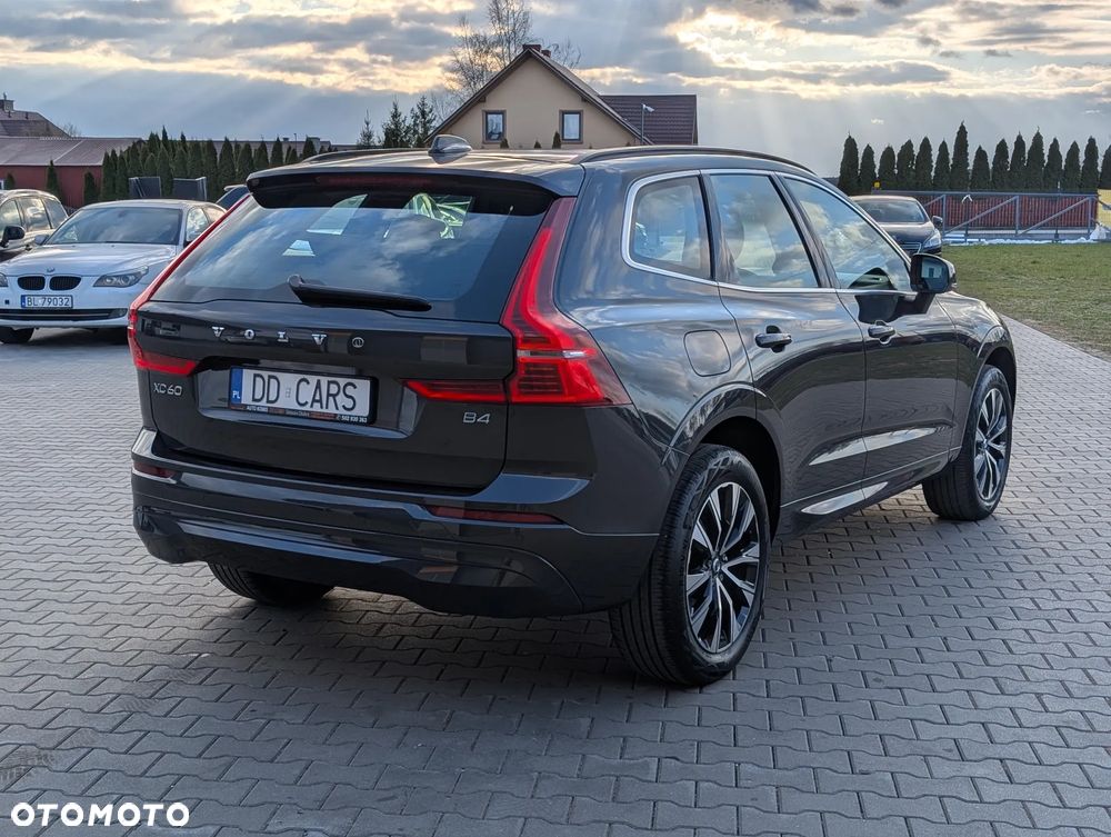 Volvo XC 60 B4 B Essential - 15