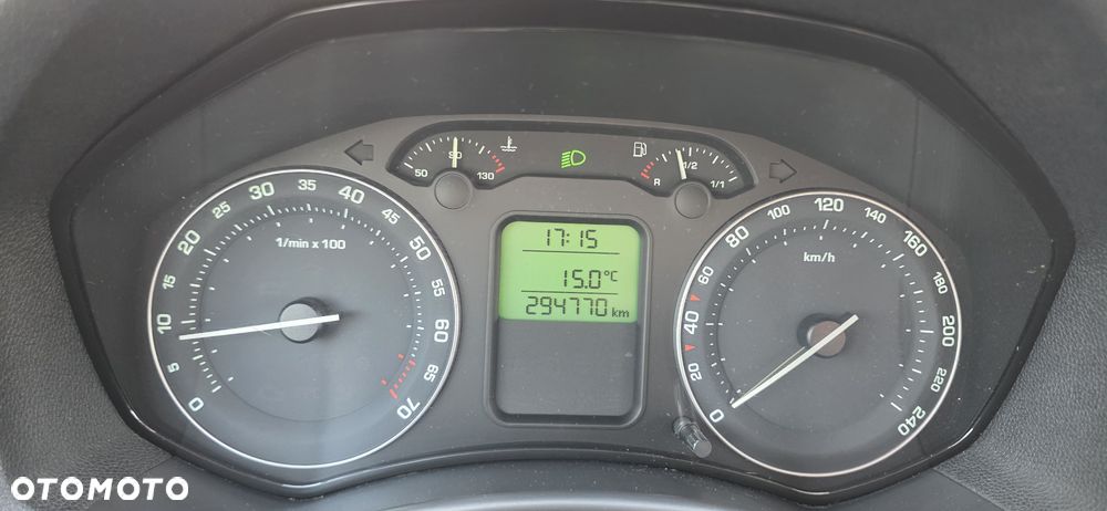 Skoda Octavia 1.6 Combi Ambiente - 19