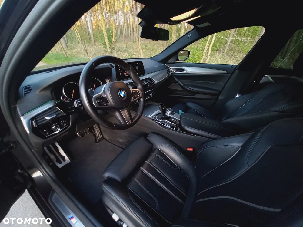 BMW Seria 5 520d M Sport Edition - 16