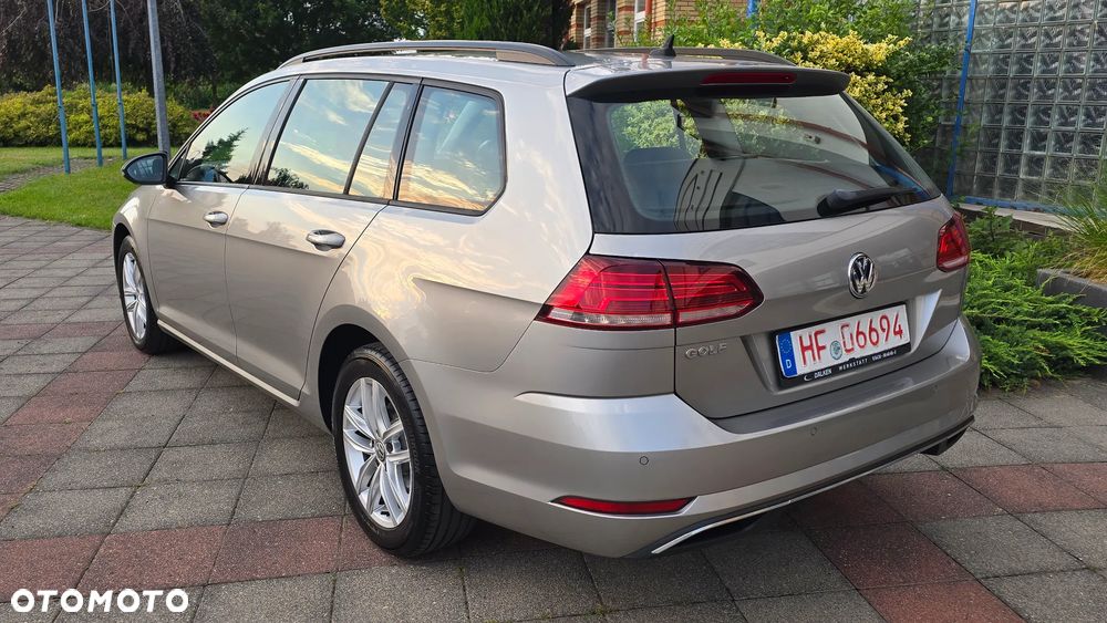 Volkswagen Golf - 4
