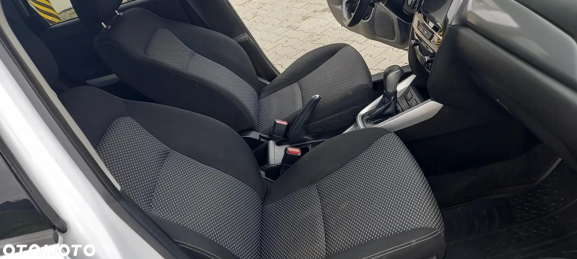 Suzuki Vitara 1.6 Comfort 2WD - 23