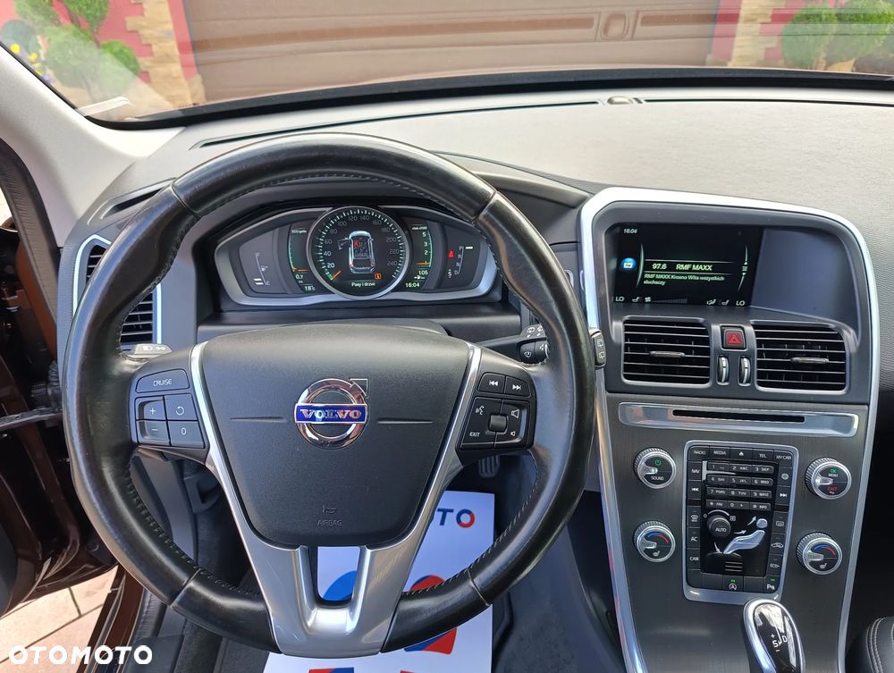 Volvo XC 60 D4 Geartronic Momentum - 27