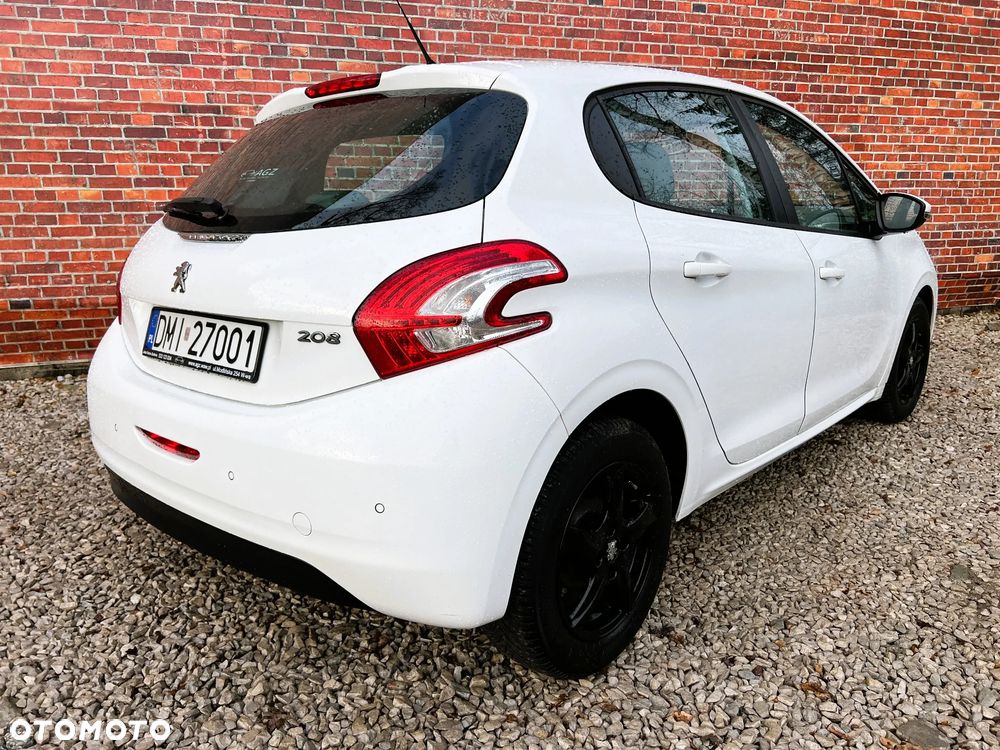 Peugeot 208 - 4