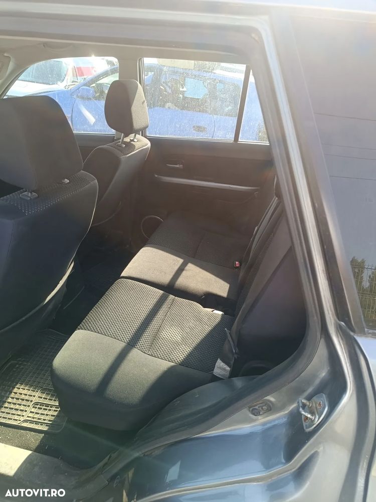 Dezmembrez suzuki grand Vitara 1.9ddis fabr.2006 - 5