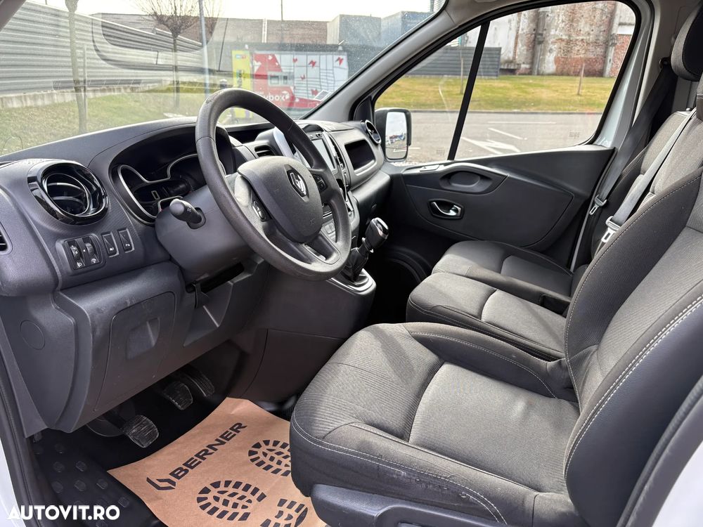 Renault Trafic - 16
