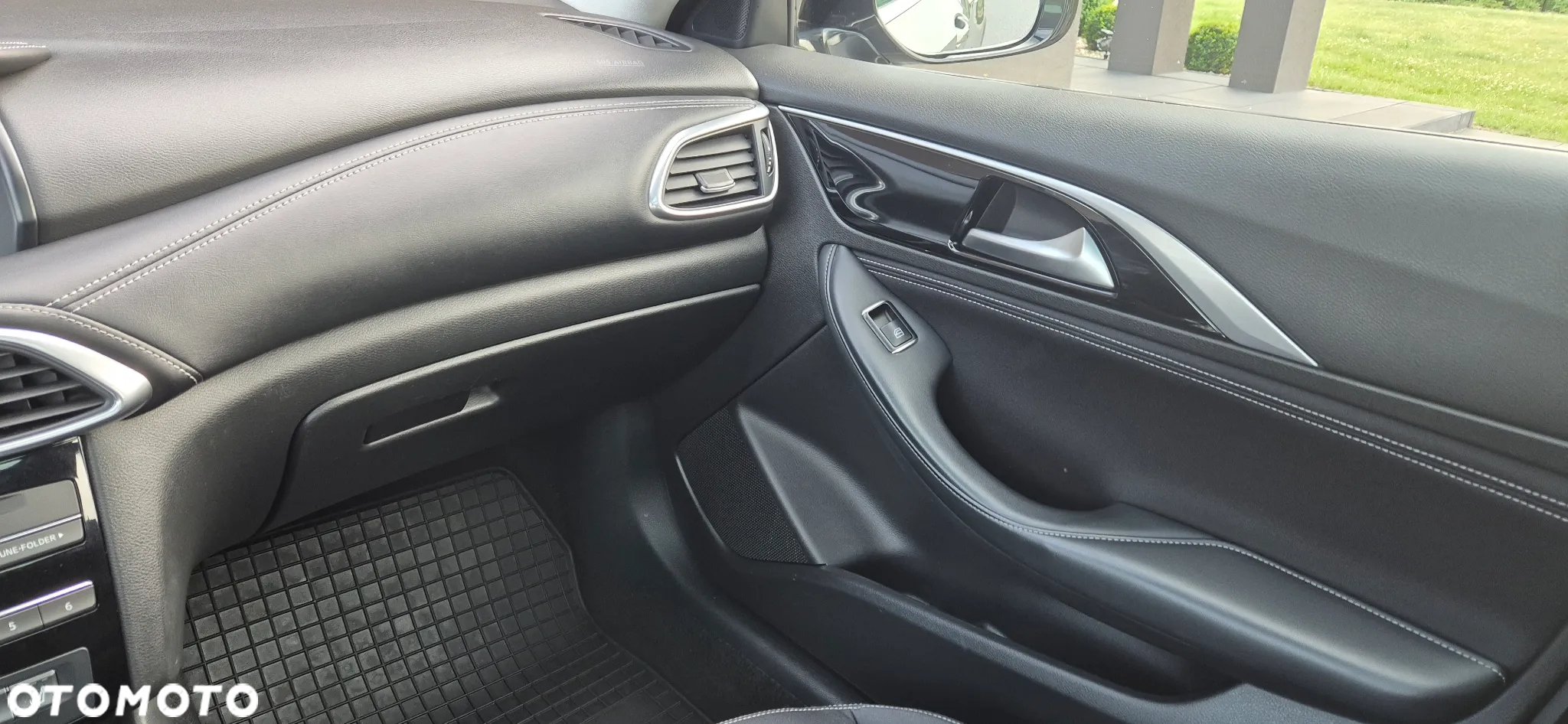 Infiniti Q30 2.2d Luxe AWD 7DCT - 27