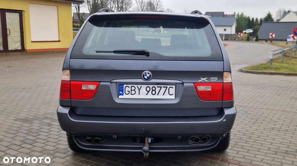 BMW X5 4.4i - 6