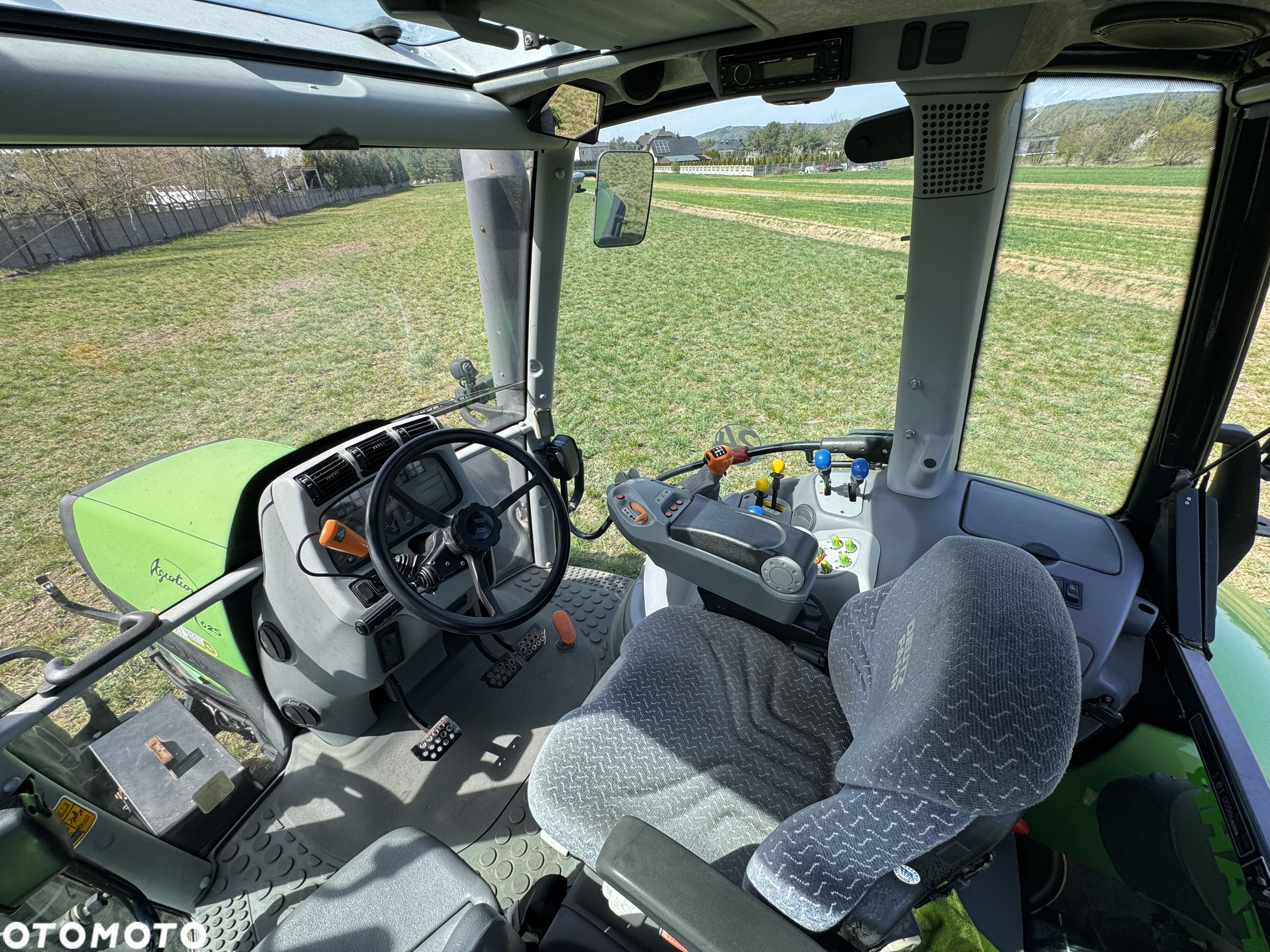 Deutz-Fahr Agrtorotn M625 - 13