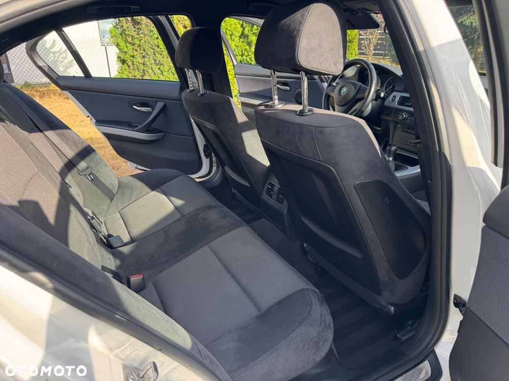 BMW Seria 3 320d M Sport EU6 - 27
