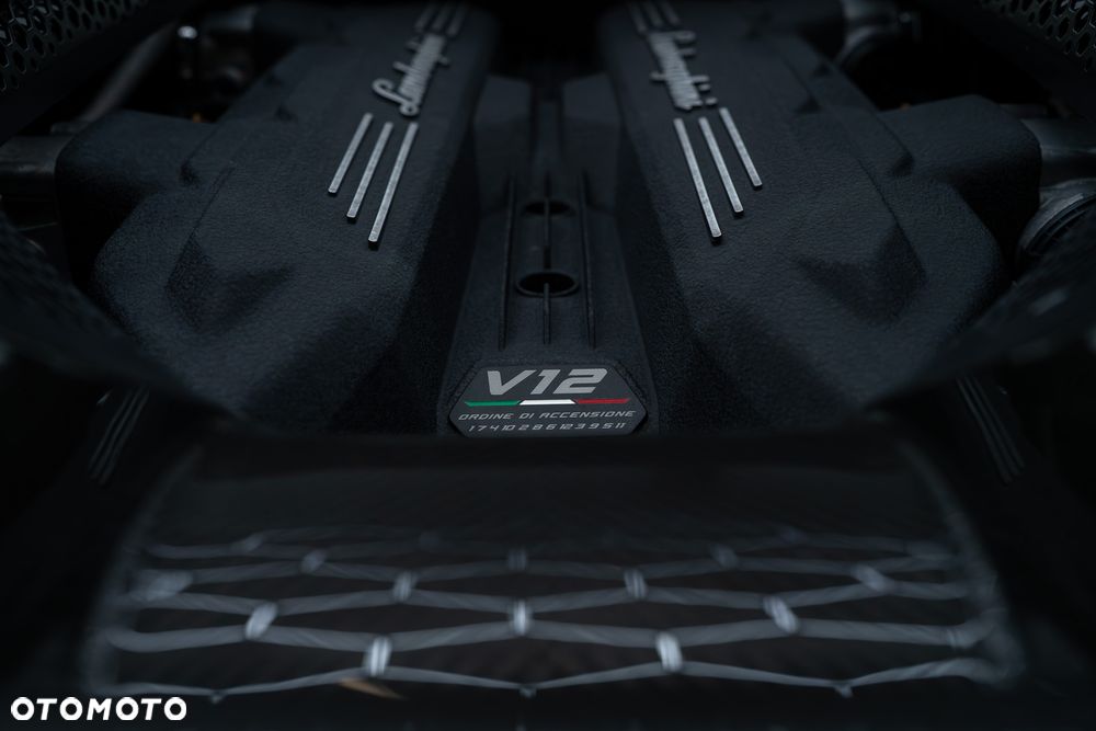 Lamborghini Revuelto - 20