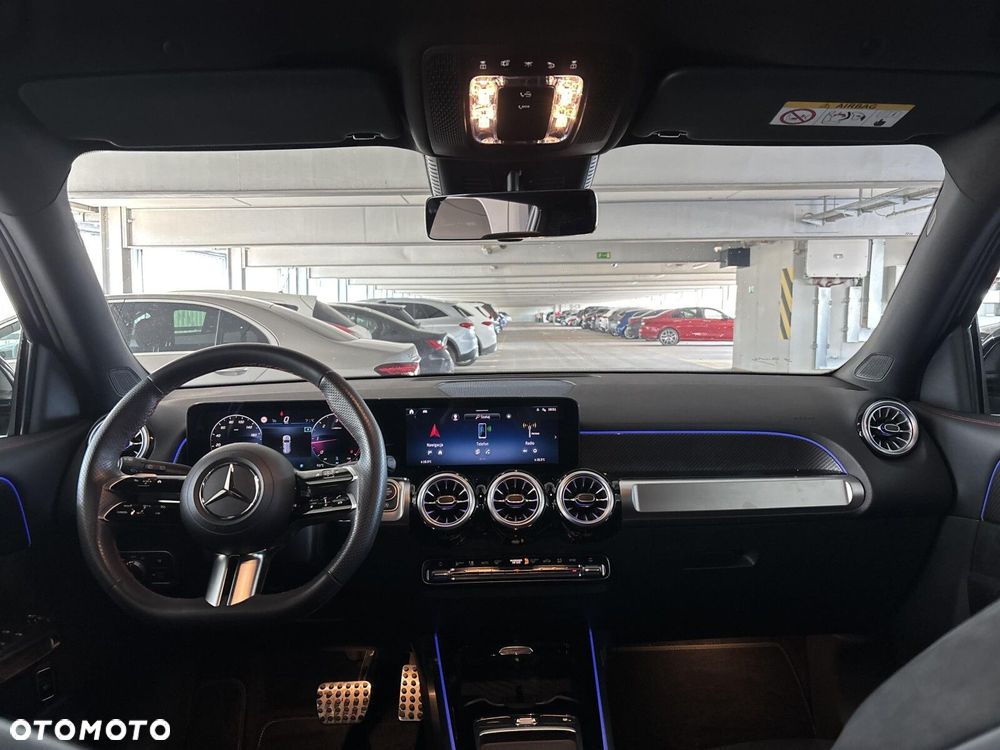 Mercedes-Benz GLB - 13