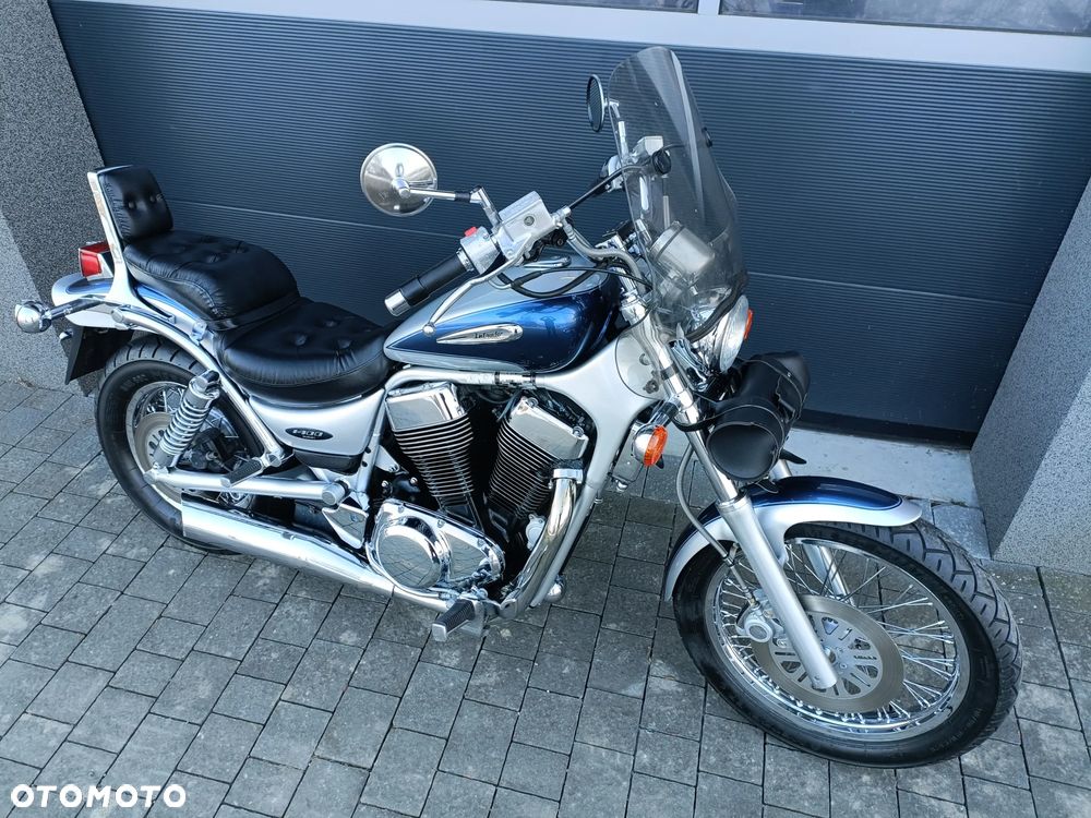 Suzuki Intruder - 1