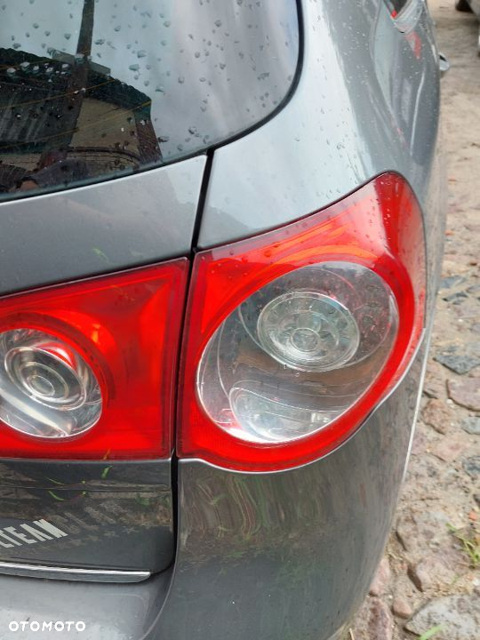 Lampa prawy tyl VW  passat b6 kombi