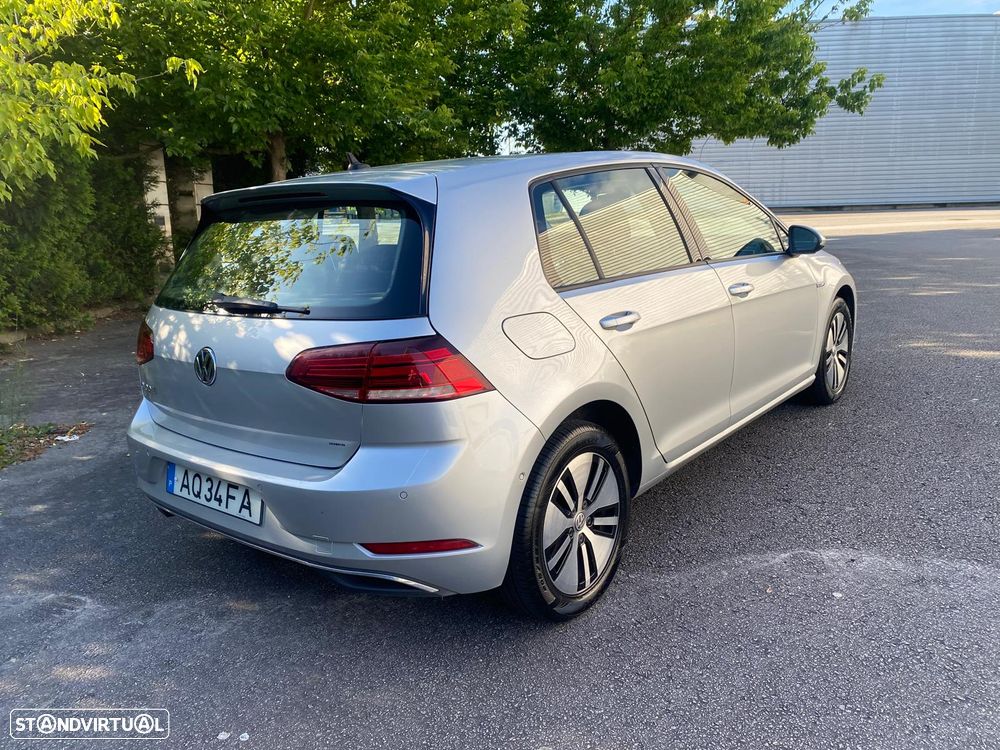 VW e-Golf - 10