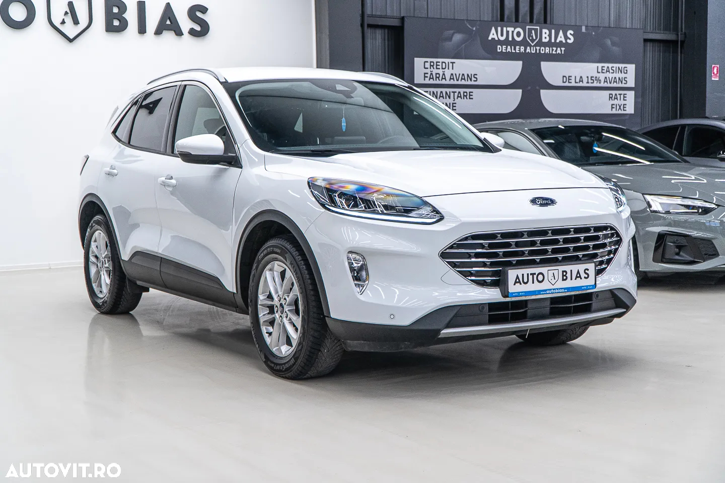 Ford Kuga 2.0 EcoBlue A8 AWD Titanium - 3