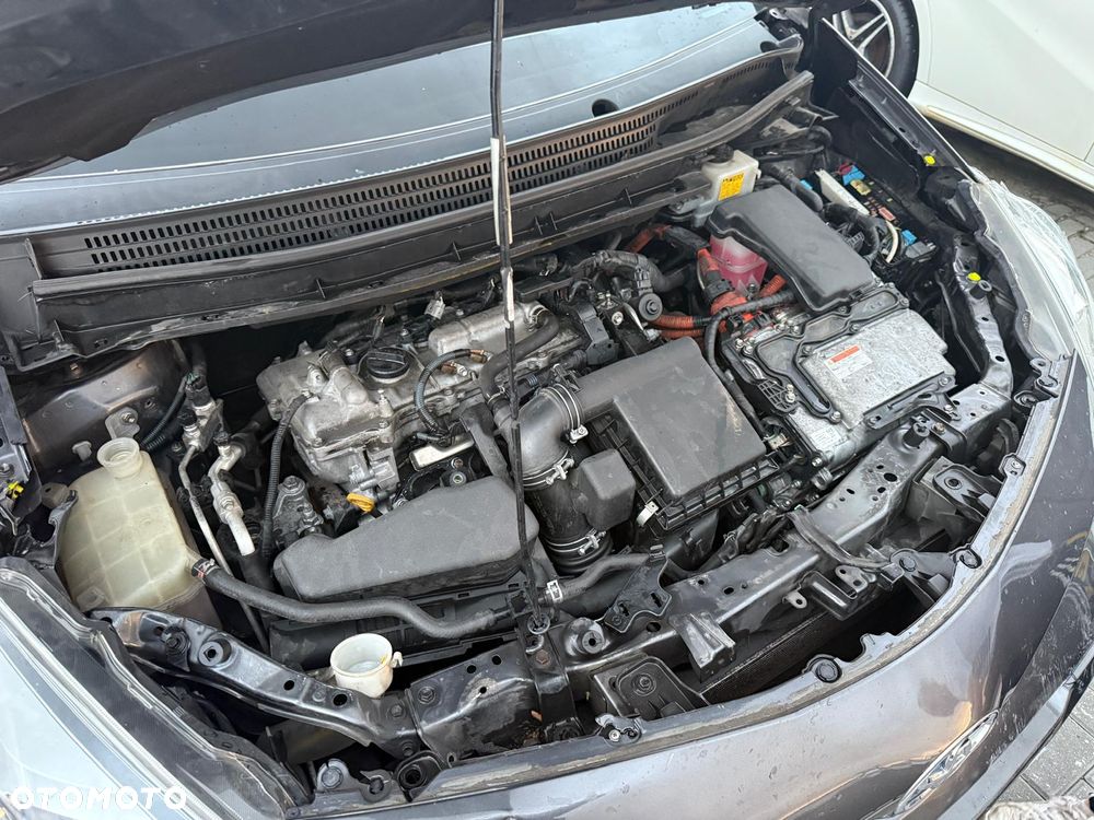 Toyota Prius+ (Hybrid) - 24