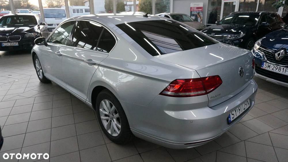 Volkswagen Passat 2.0 TDI BMT Comfortline - 14