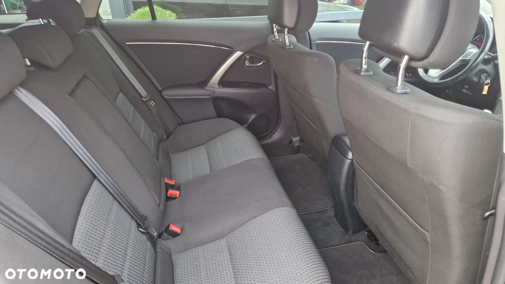 Toyota Avensis Combi 1.8 Executive - 22