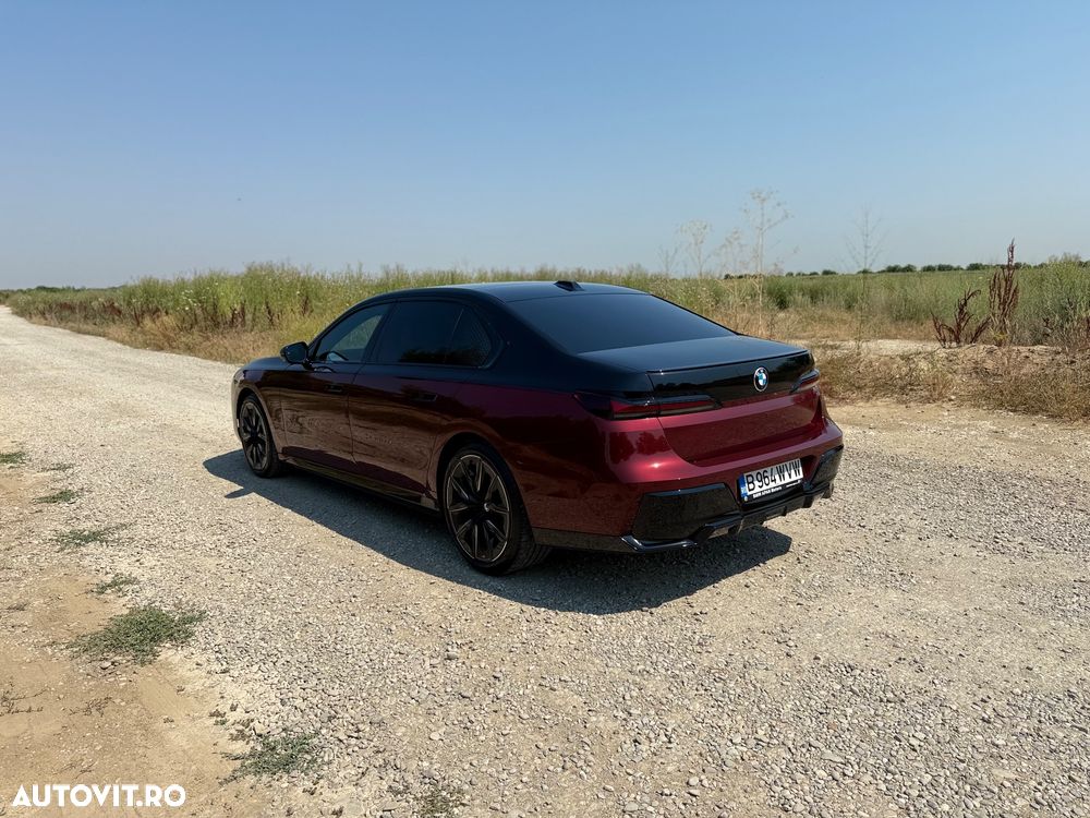 BMW Seria 7 740d xDrive MHEV - 13