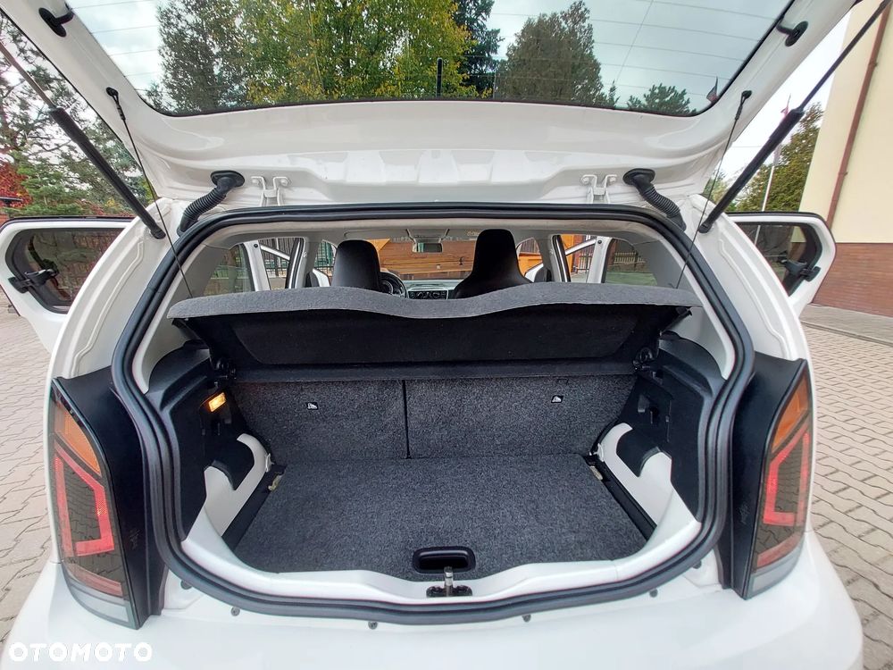 Volkswagen up! black - 20