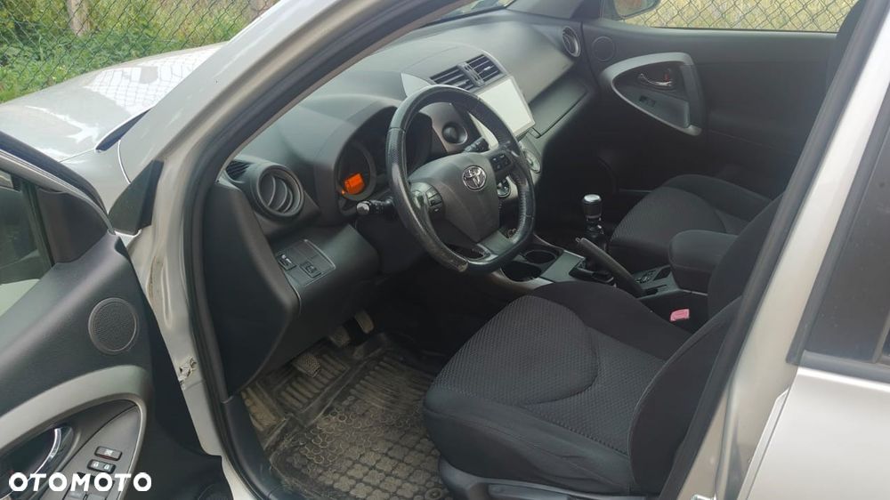 Toyota RAV4 2.0 VVT-i Sol - 9