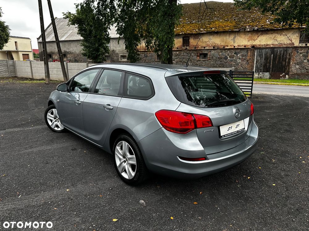 Opel Astra 1.4 150 Jahre - 10