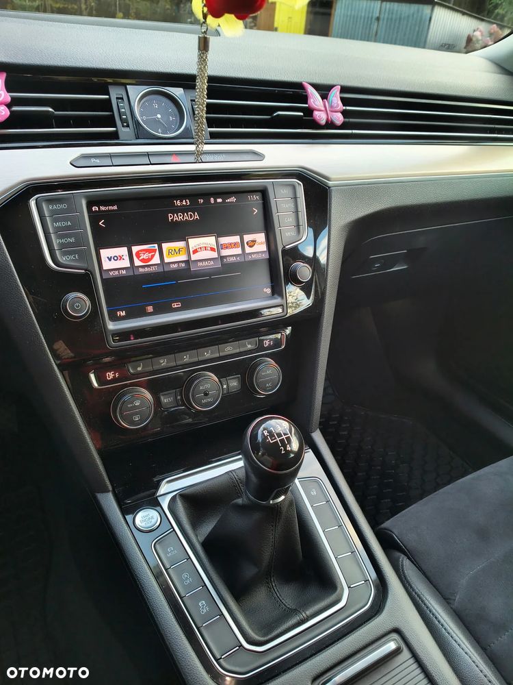 Volkswagen Passat - 21