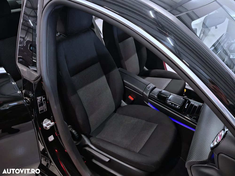 Mercedes-Benz CLA 180 7G-DCT - 10