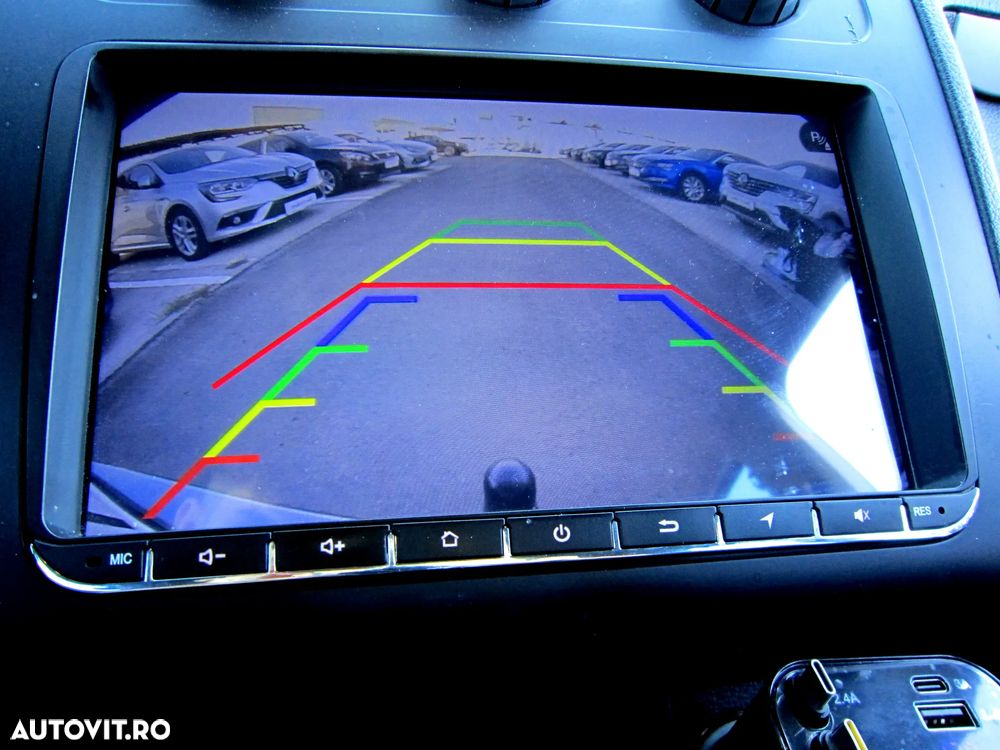 Volkswagen Touran 1.6 TDI DPF BlueMotion Technology Comfortline - 14