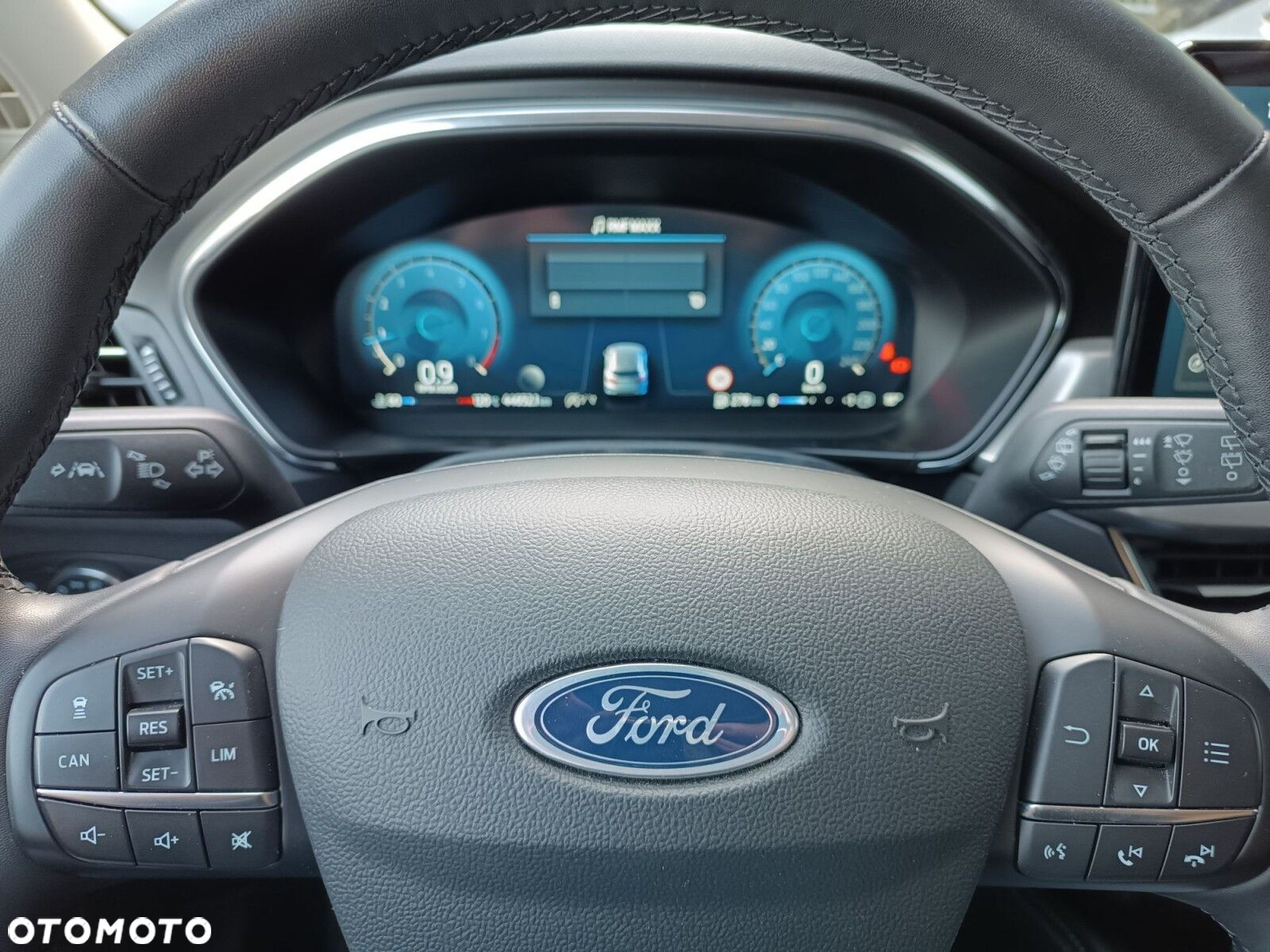 Ford Focus 1.0 EcoBoost mHEV Titanium X - 14