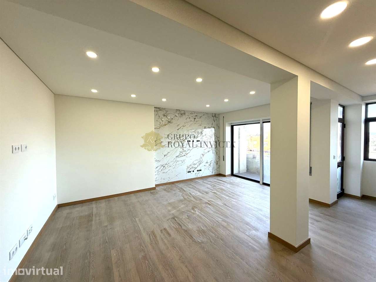 Apartamento T2 +1 Totalmente Remodelado com garagem fechada – Santa Ma - Grande imagem: 2/29