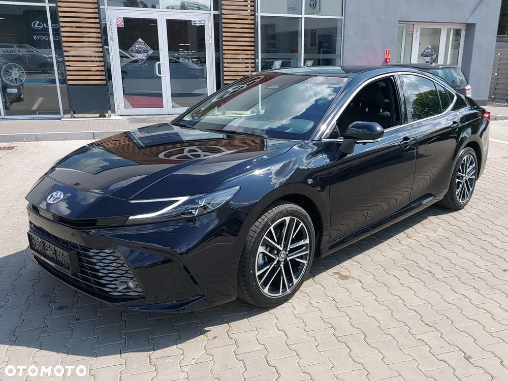 Toyota Camry - 4