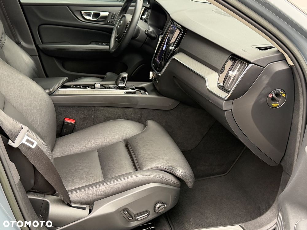 Volvo V60 B3 B Plus Dark - 8