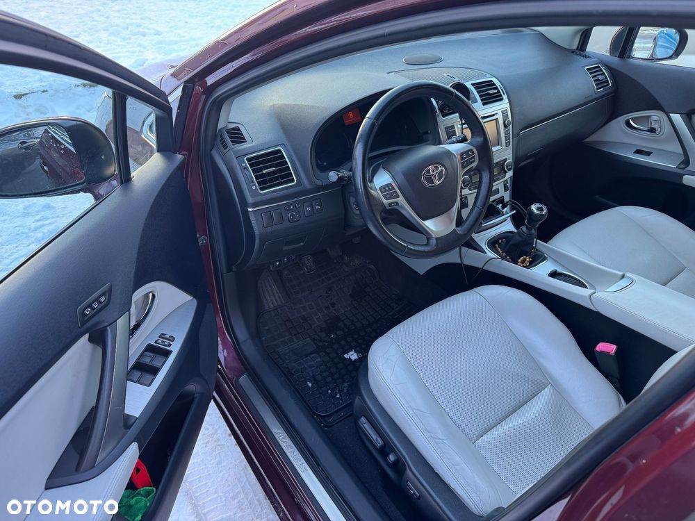 Toyota Avensis 2.2 D-4D Prestige Platinium - 4