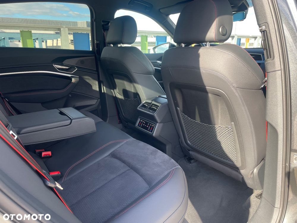 Audi Q8 Sportback e-tron - 22