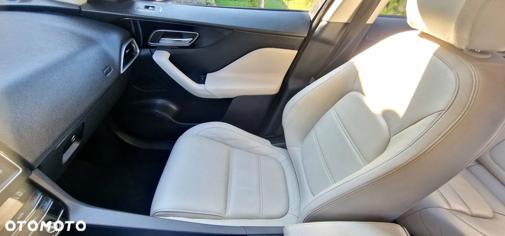 Jaguar F-Pace 2.0 i4D AWD Prestige - 35
