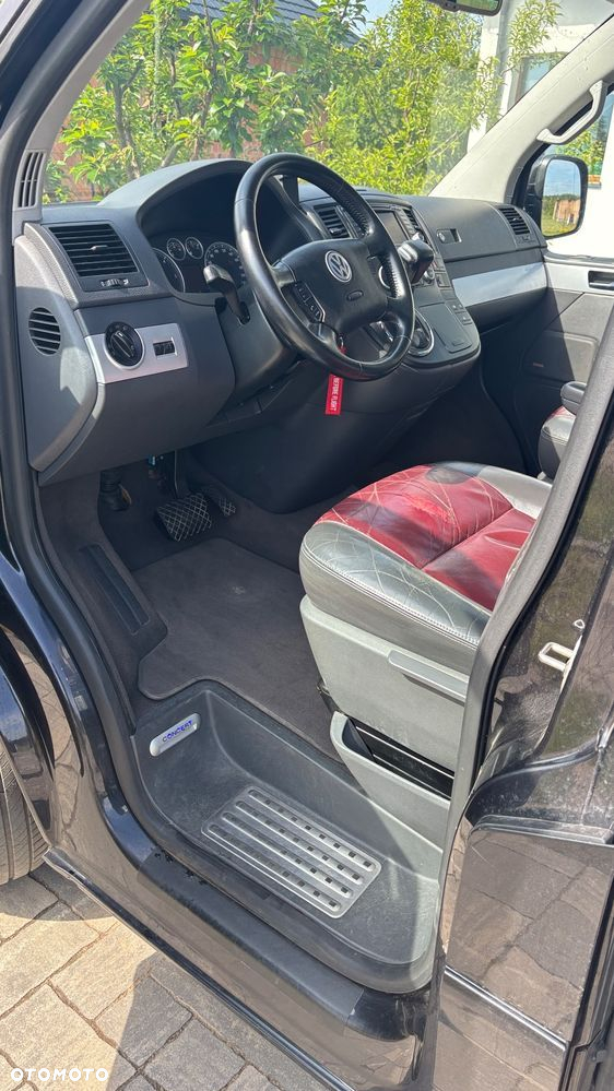 Volkswagen Multivan - 26