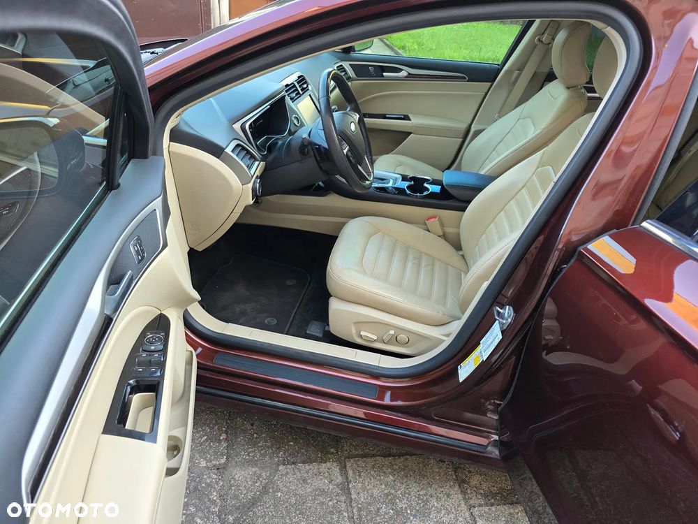 Ford Fusion - 8