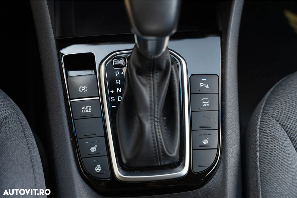 Hyundai IONIQ 1.6 GDI Premium - 19