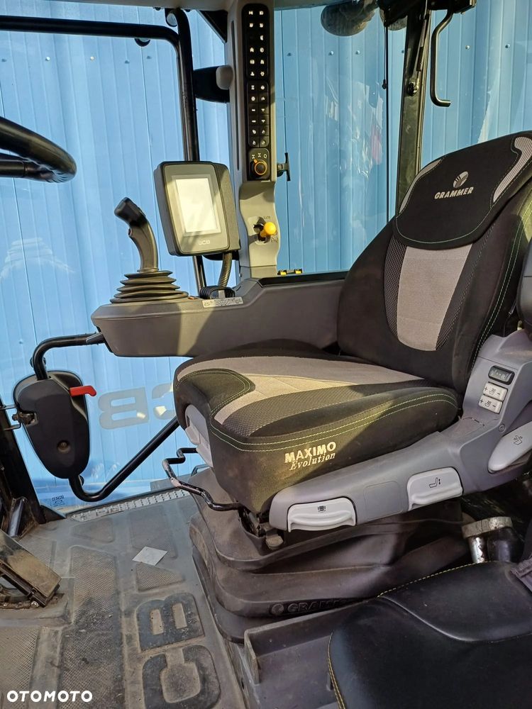 JCB Fastrac 4220 - 4