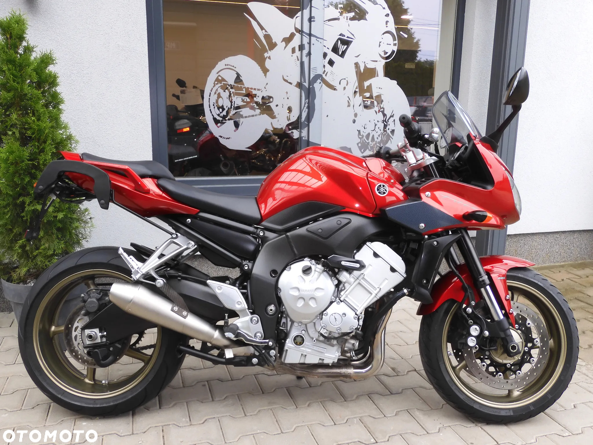 Yamaha FZ - 16