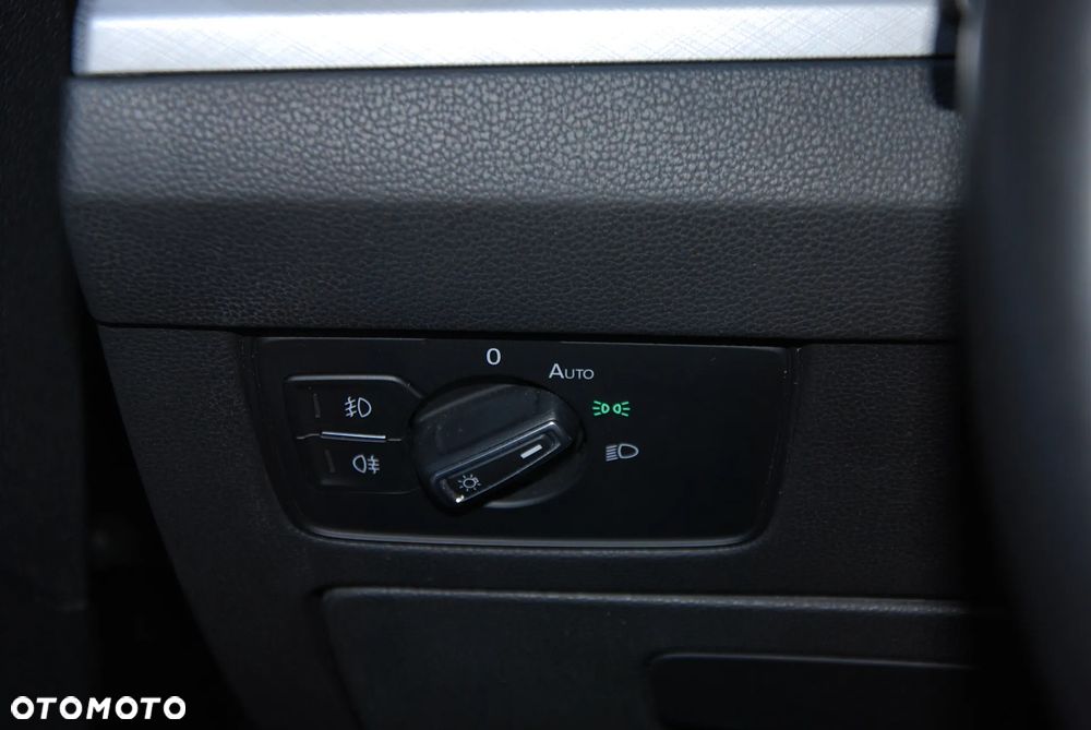Volkswagen Passat - 29