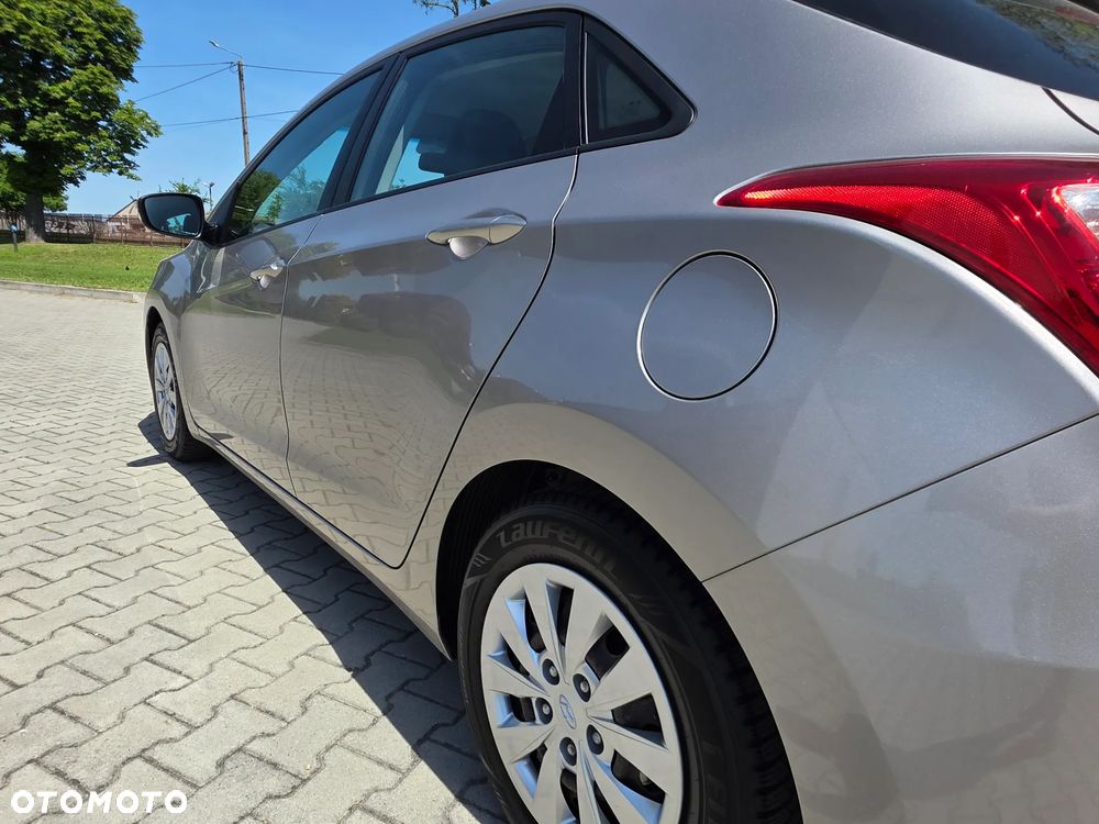 Hyundai i30 1.4 BlueDrive Run - 12