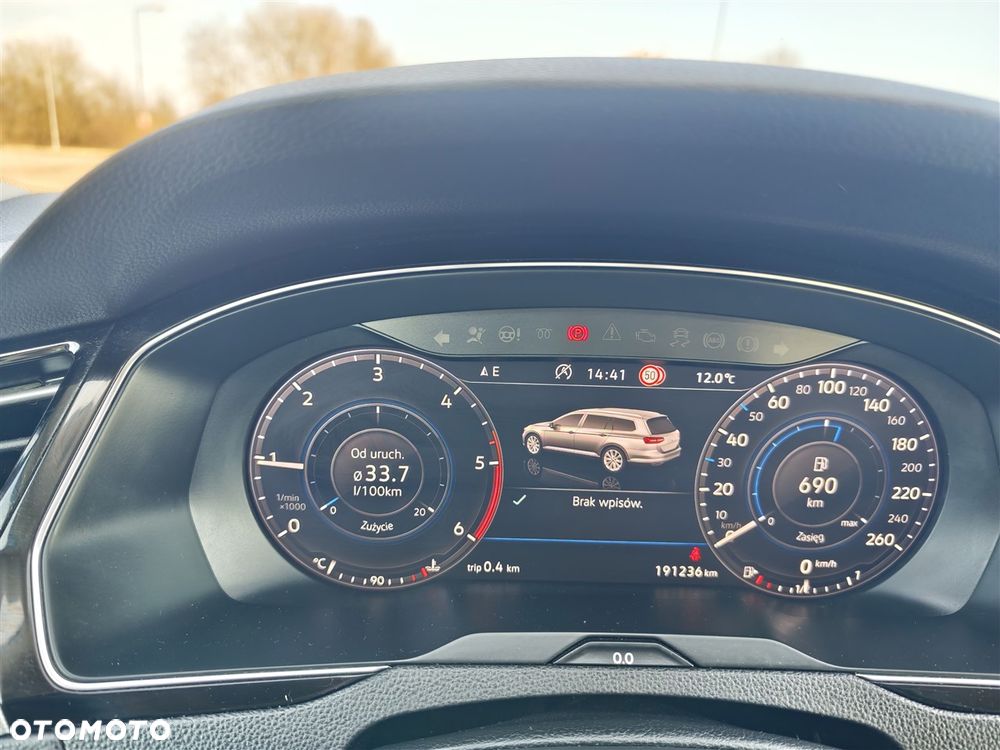 Volkswagen Passat - 24