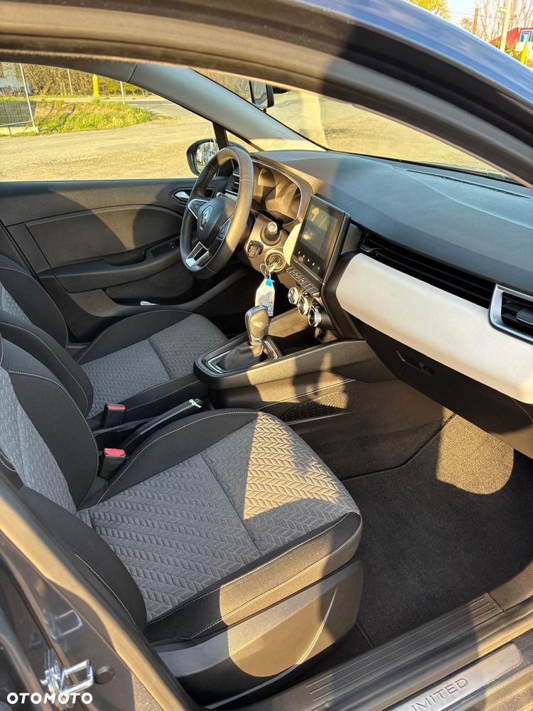Renault Clio E-TECH 140 BUSINESS EDITION - 12
