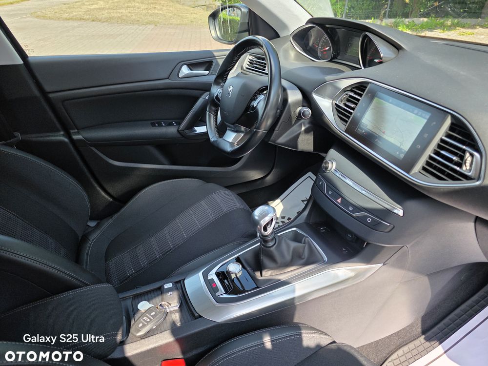 Peugeot 308 BlueHDi 130 Stop & Start Allure Pack - 25